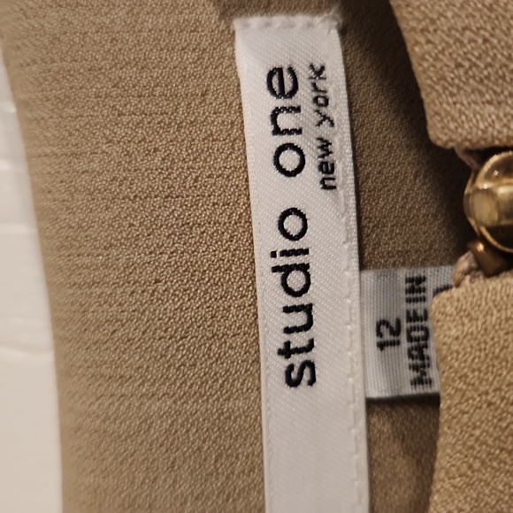 Studio One Tan Button-Front Dress - New With Tags - Picture 2 of 10